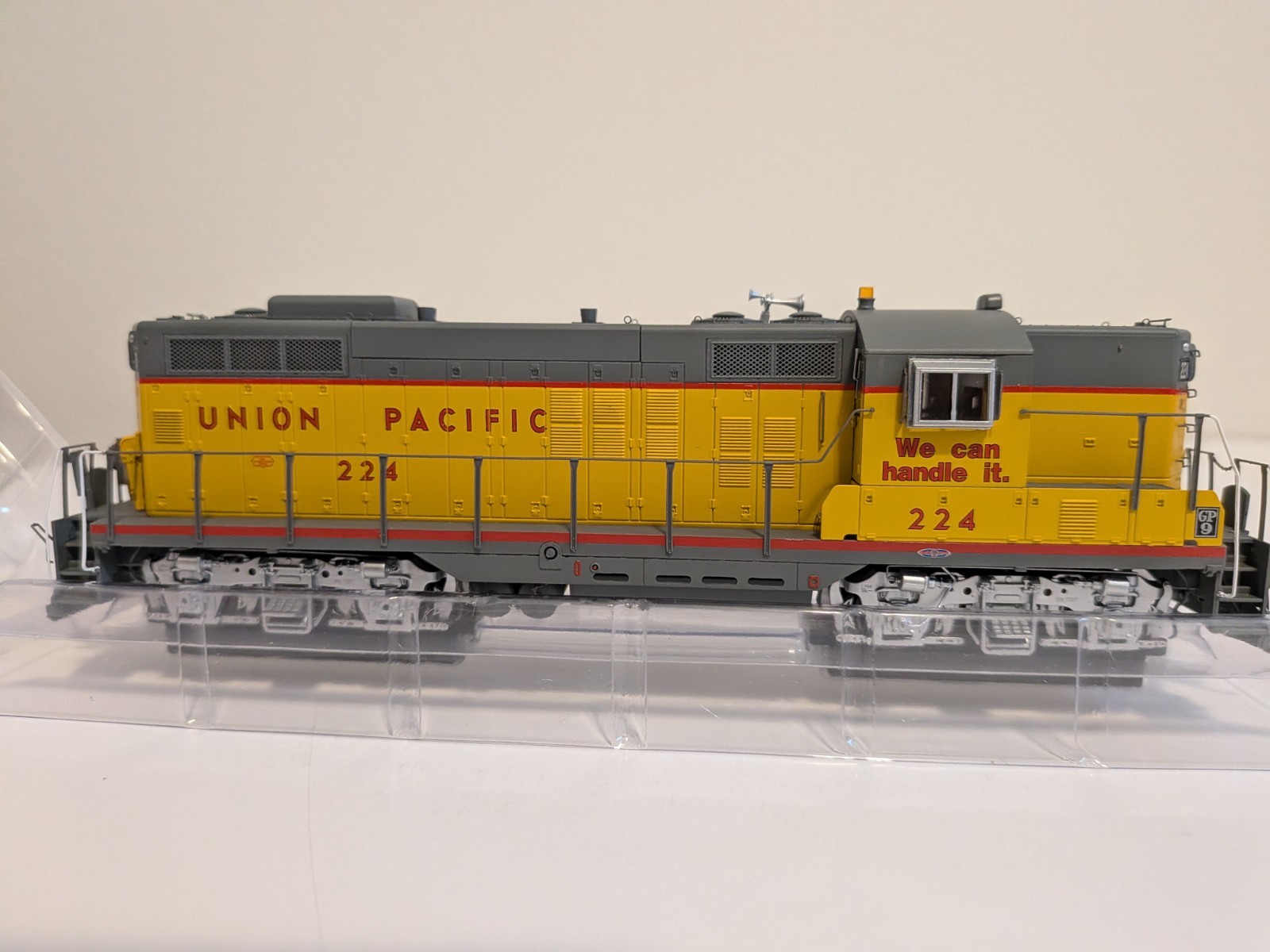 ATHG64146 Athearn Genesis UP GP9 DCC Ready + New NCE D13J Decoder (uninstalled)