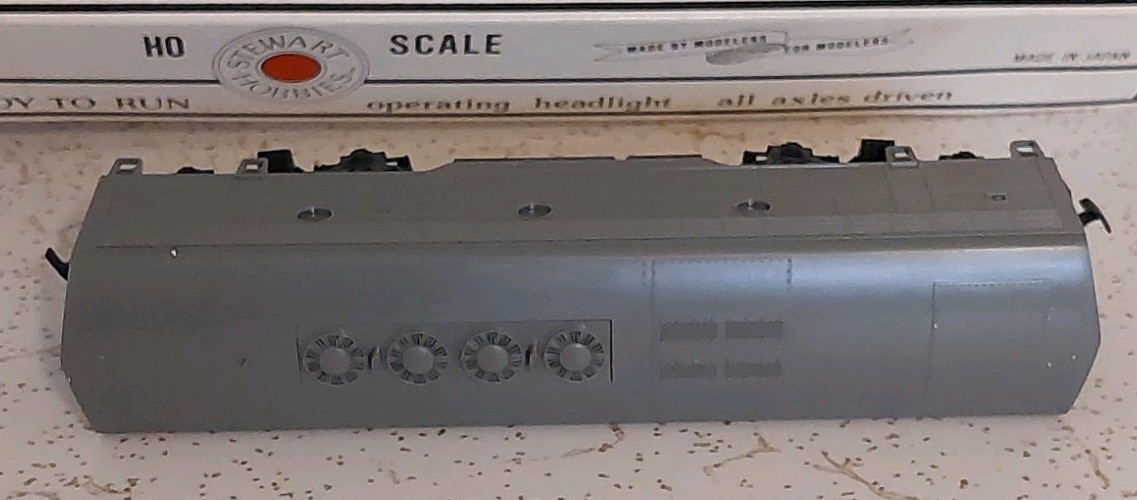 Stewart/Kato F3B Phase IV Powered Undecorated HO Scale 8401 NIOB