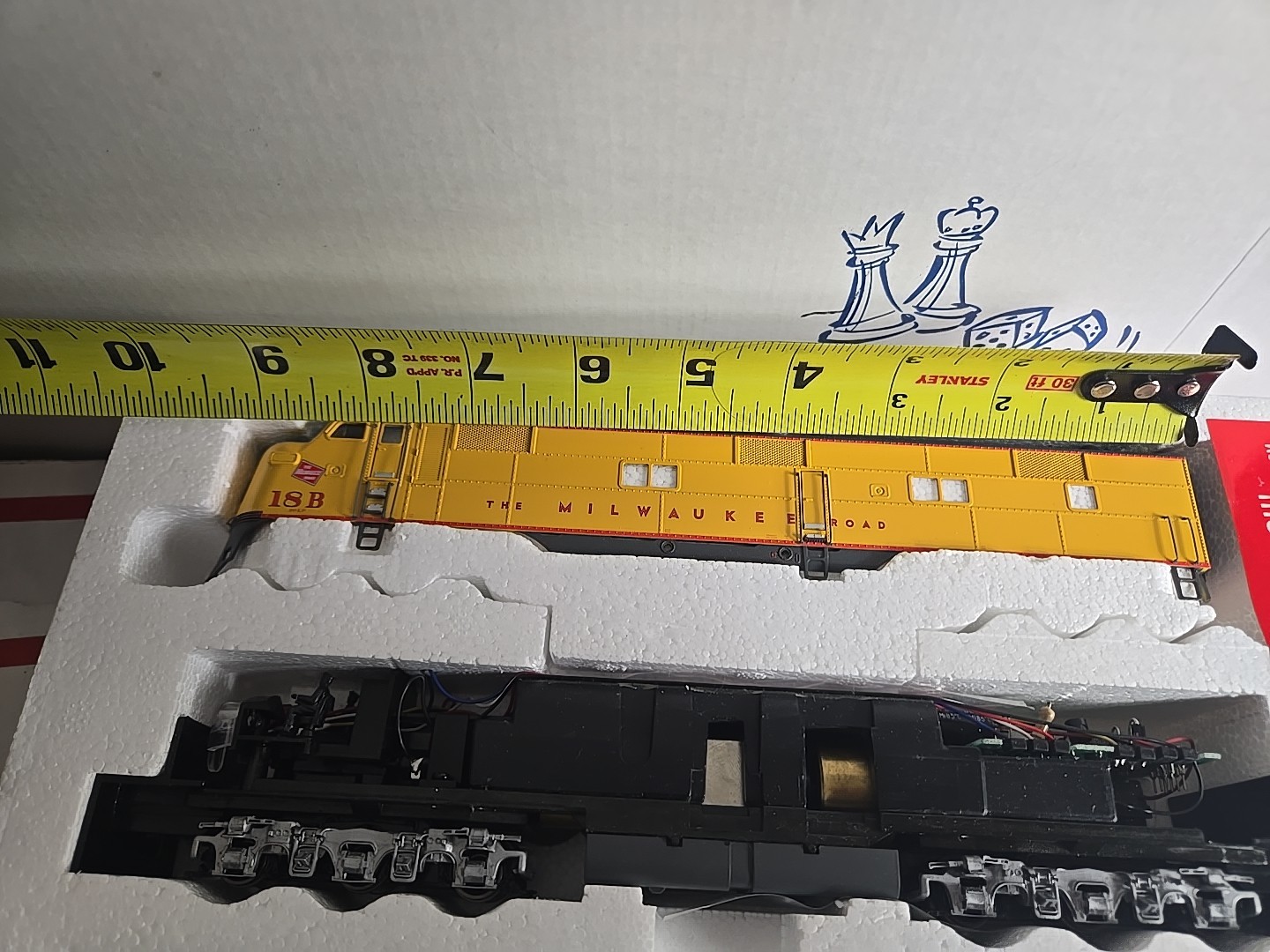 PROTO 2000 HO E7 MILWAUKEE ROAD LOCOMOTIVE #18 A-UNIT w/ Mars Light