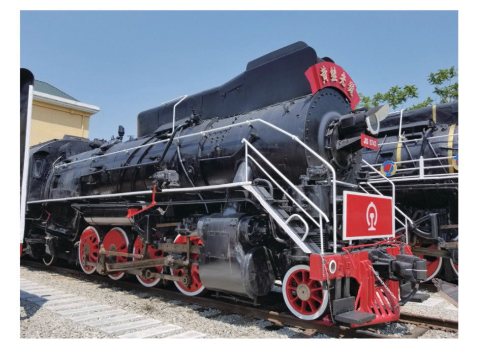 Kairyu China Railway JS 2-8-2 Steam Locomotive with Tender (DCC Sound & Smoke)