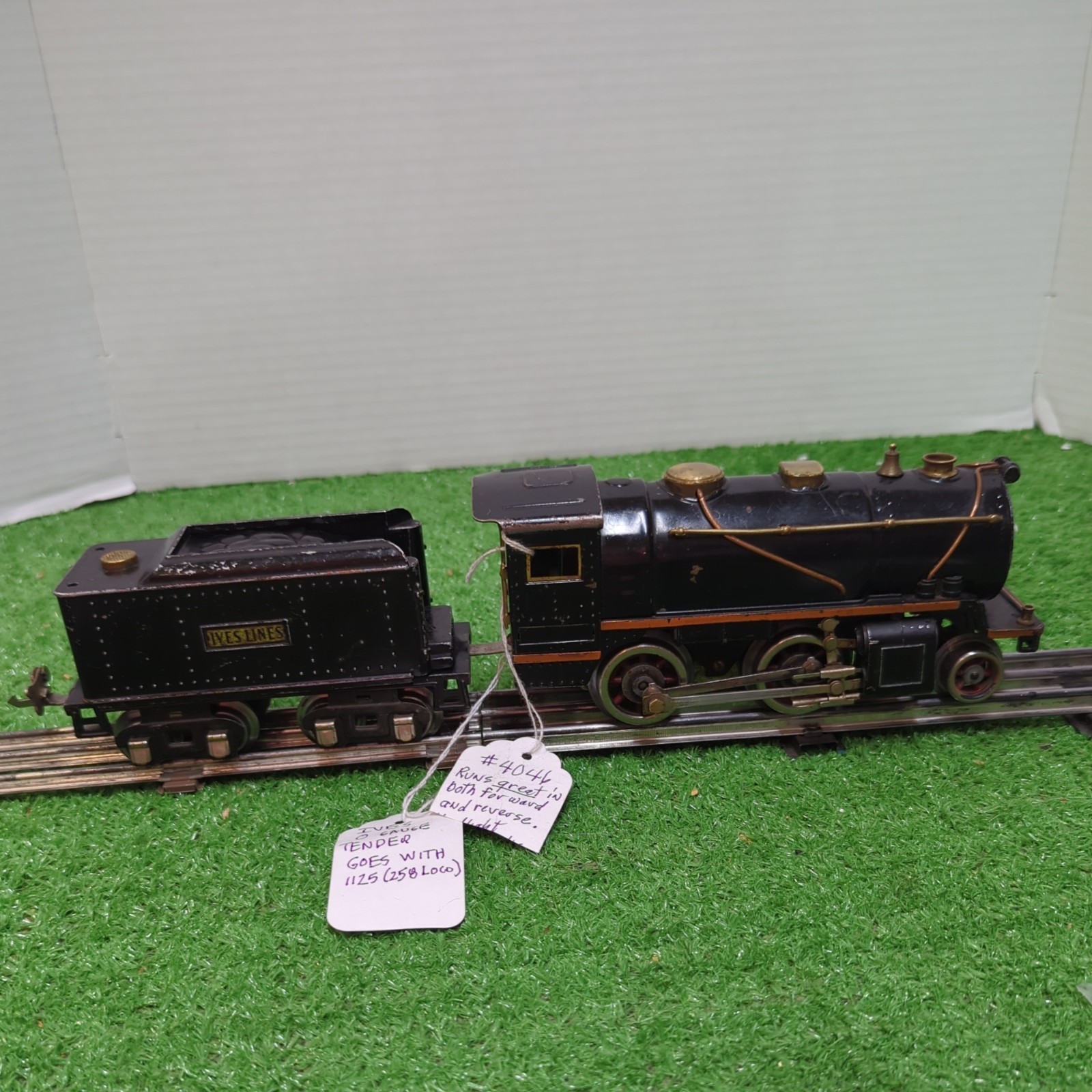 Vintage (1929-1930)Ives 258 Locomotive and 258T Tender