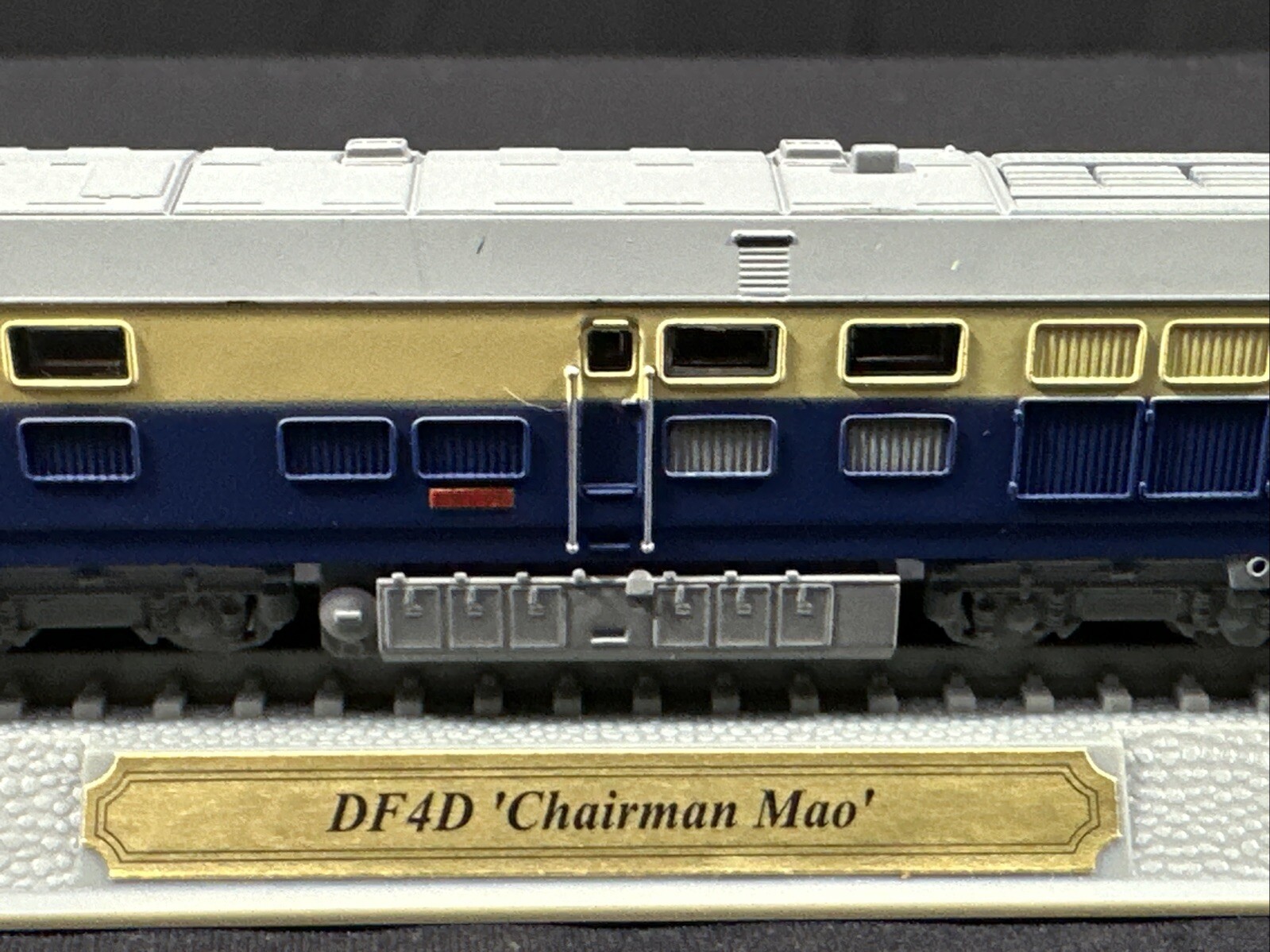 DF4D Chairman Mao China 1:160 Railroad locomotive DelPrado 2003 Diecast Train