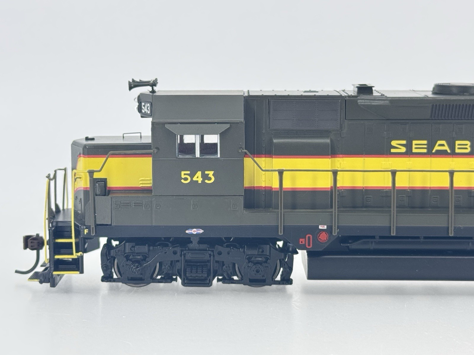 HO Athearn RTR 96066 Seaboard Air Line GP35 Diesel Locomotive SAL #543