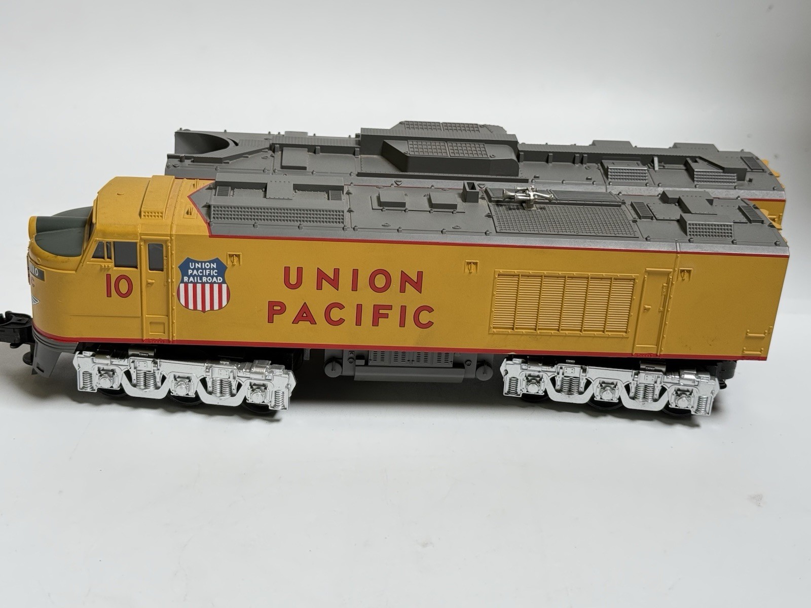 MTH 30-2009L Union Pacific Gas Turbine Set (Only 2 Pieces) Read Description!