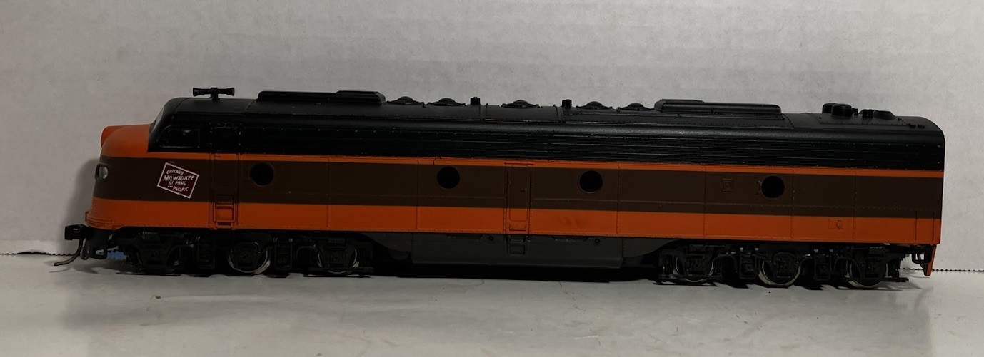 VTG. Rivarossi HO Gauge Milwaukee Road Locomotive (HB)