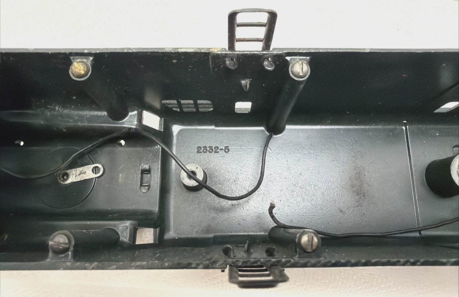 LIONEL ORIGINAL O-GAUGE 2332 GG-1 GREEN SHELL WITH WEIGHT & LIGHT BRACKETS