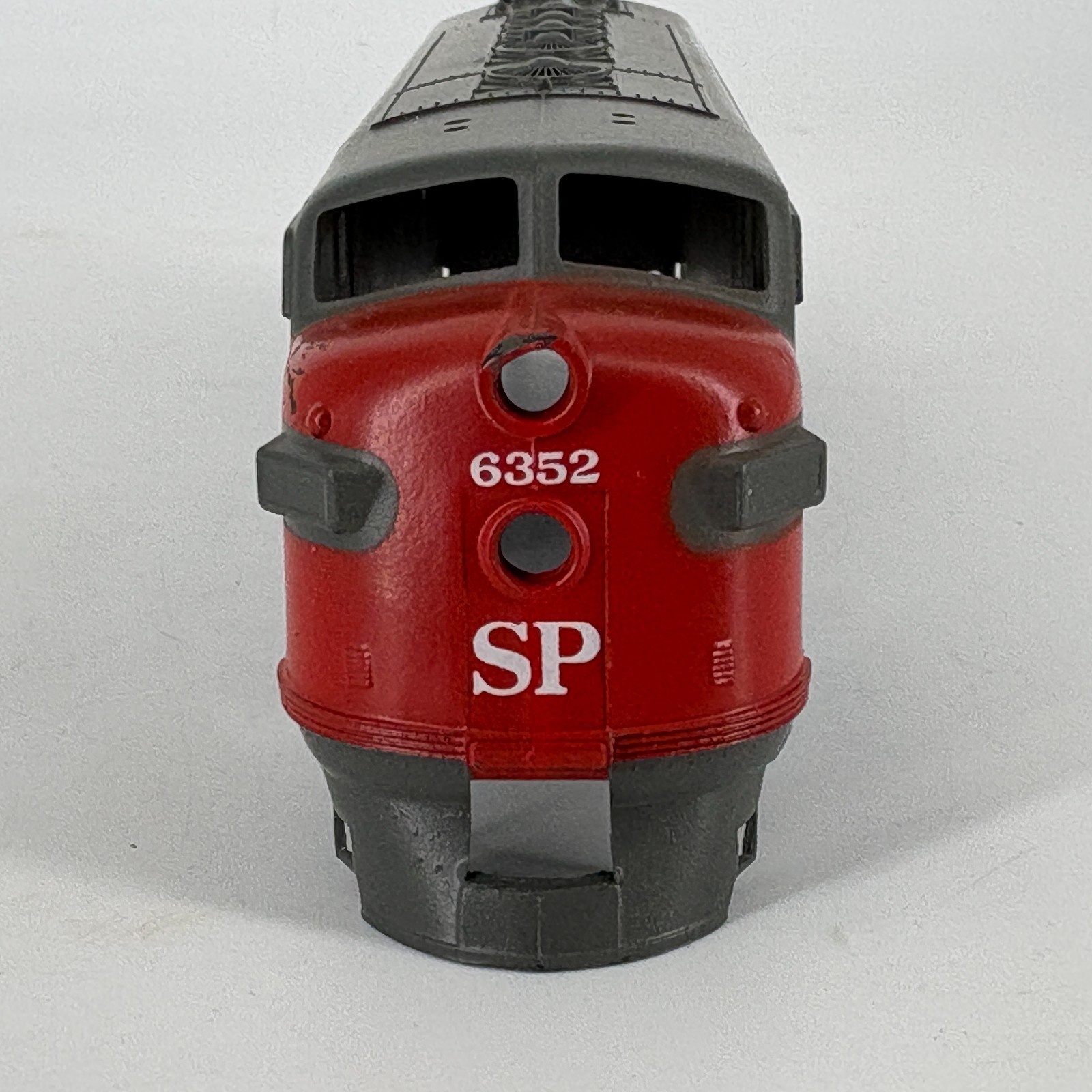 Athearn HO Scale F7A Diesel Locomotive Shell Only Southern Pacific SP #6352