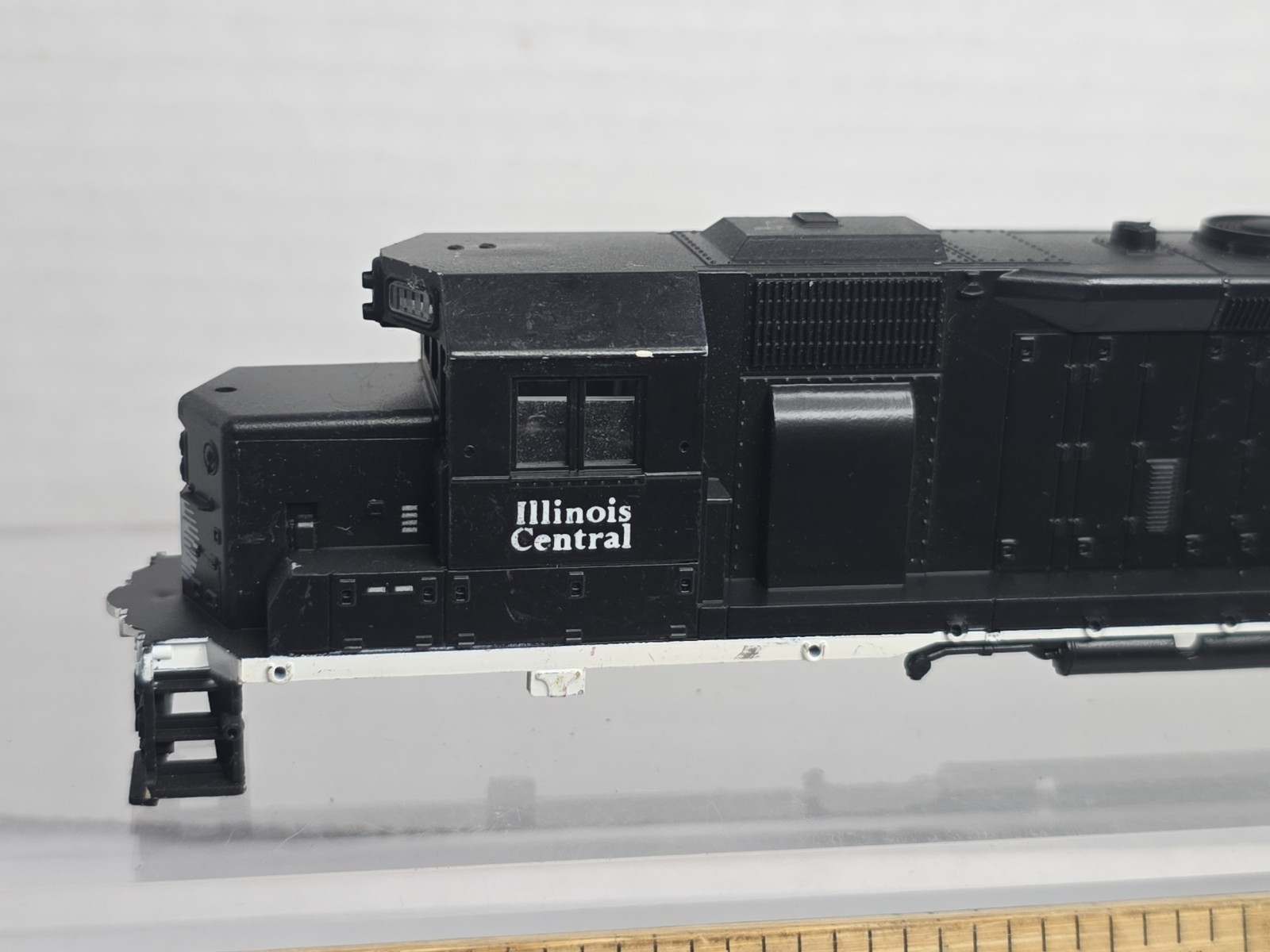 *Shell Only* Con Cor HO Scale Illinois Central 9521 GP-38 Diesel Locomotive