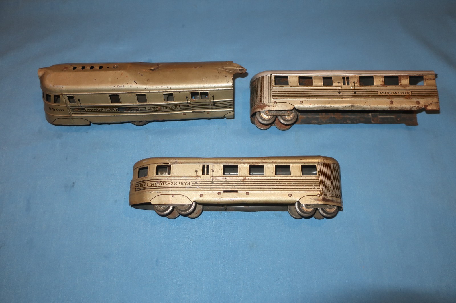 American Flyer Pre-war O Gauge #9900 Wind-up Burlington Zephyr Tin Litho Set.