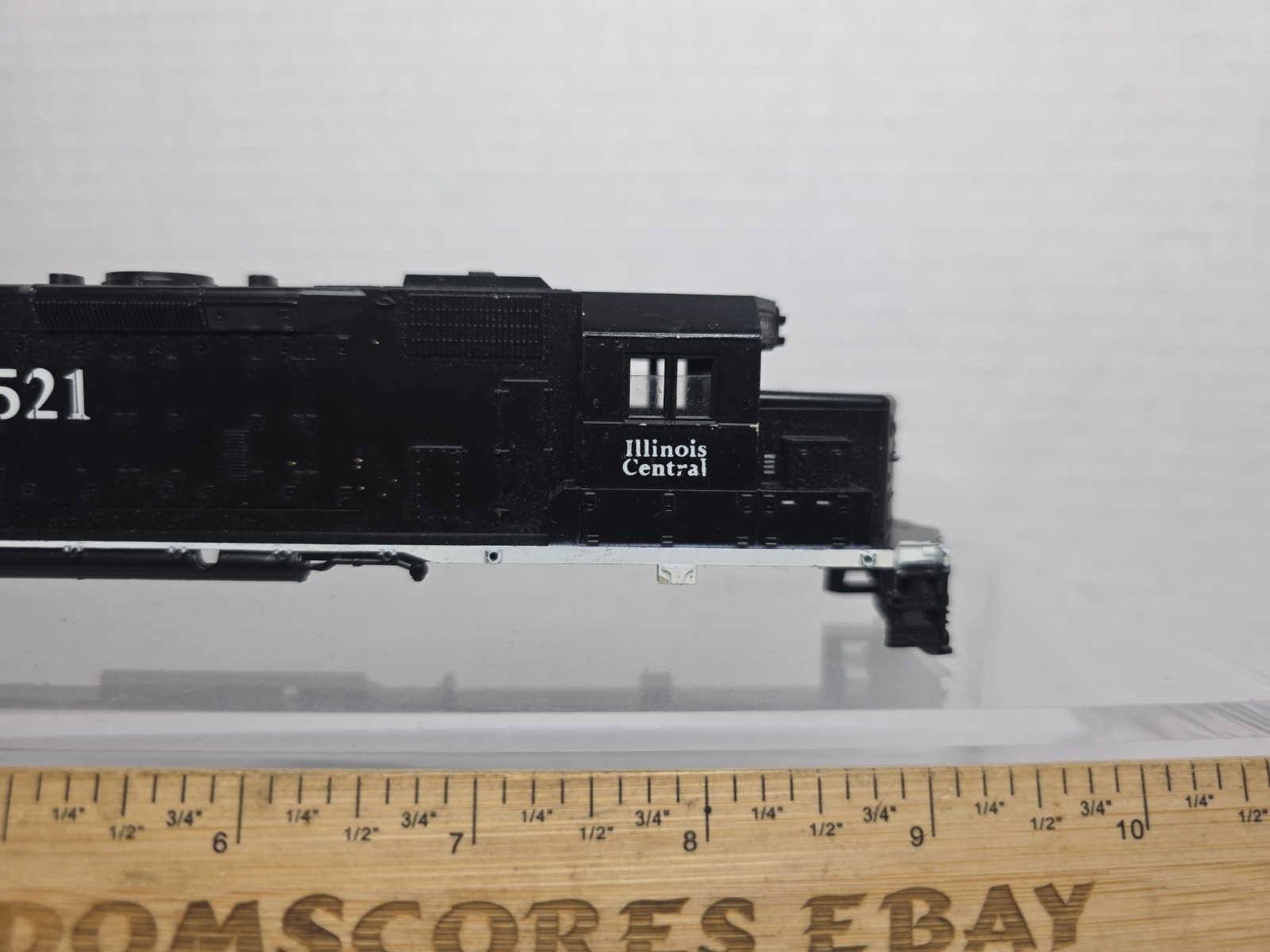 *Shell Only* Con Cor HO Scale Illinois Central 9521 GP-38 Diesel Locomotive