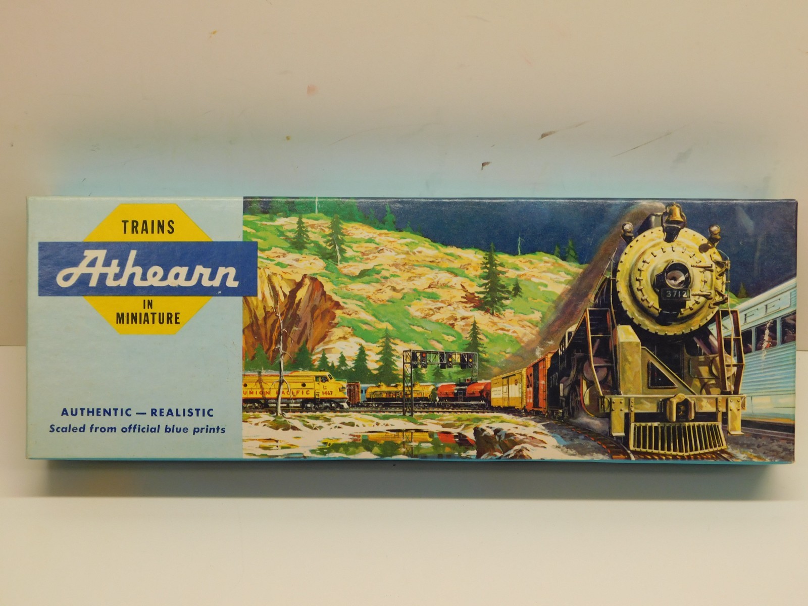 Athearn Blue Box Atlantic Coast Line GP35 Diesel Engine #960-Unpowered Dummy