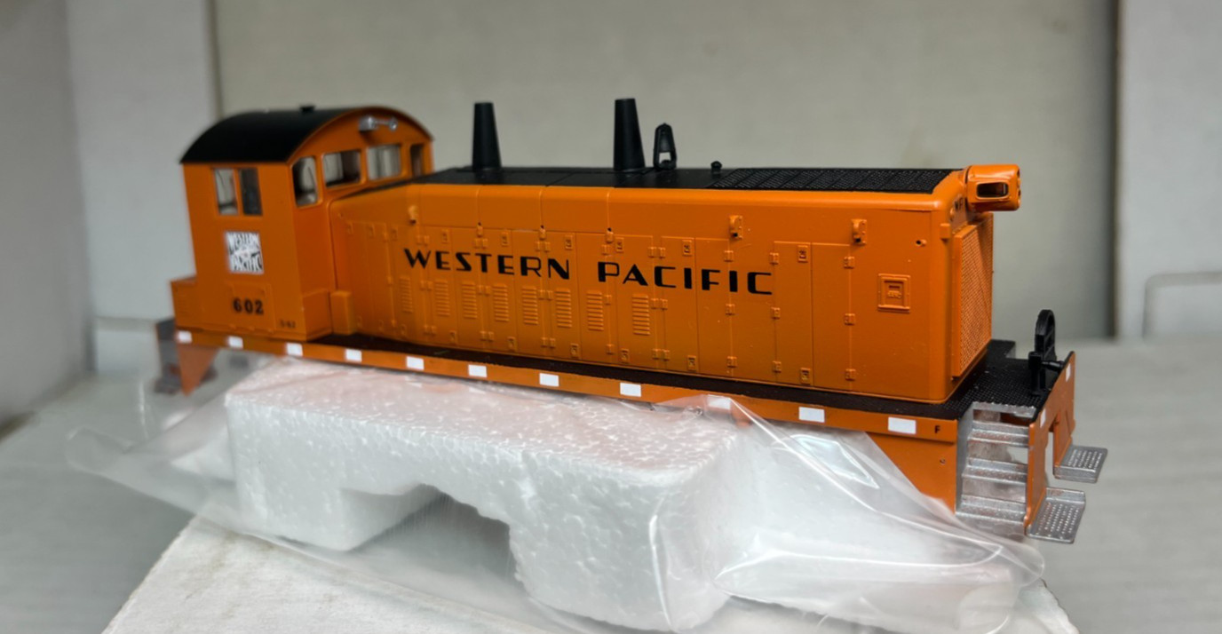 HO CUSTOM WESTERN PACIFIC SW9 #602 SOLID ORANGE LOCOMOTIVE SWITCHER PROTO 2000