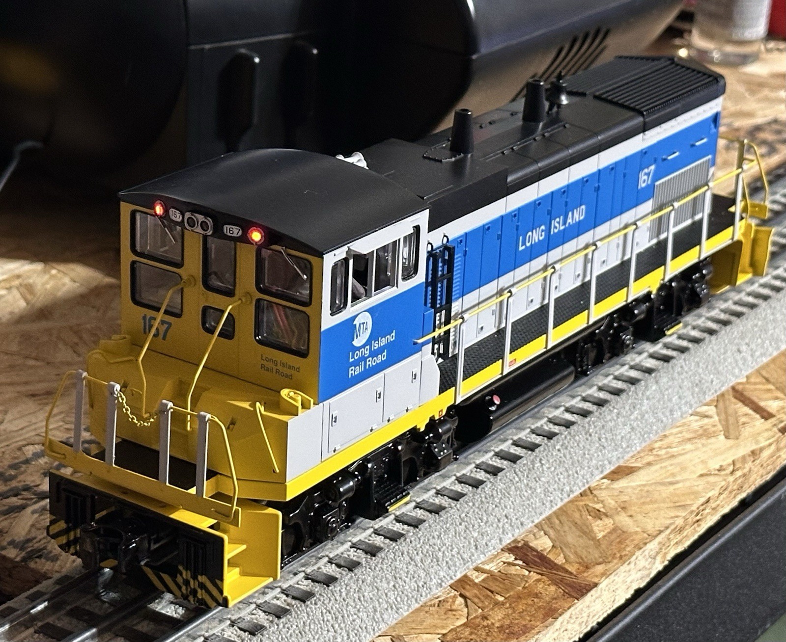 MTH RailKing 30-20962-1 Long Island Railroad MP15AC w/ Custom Marker Lights!