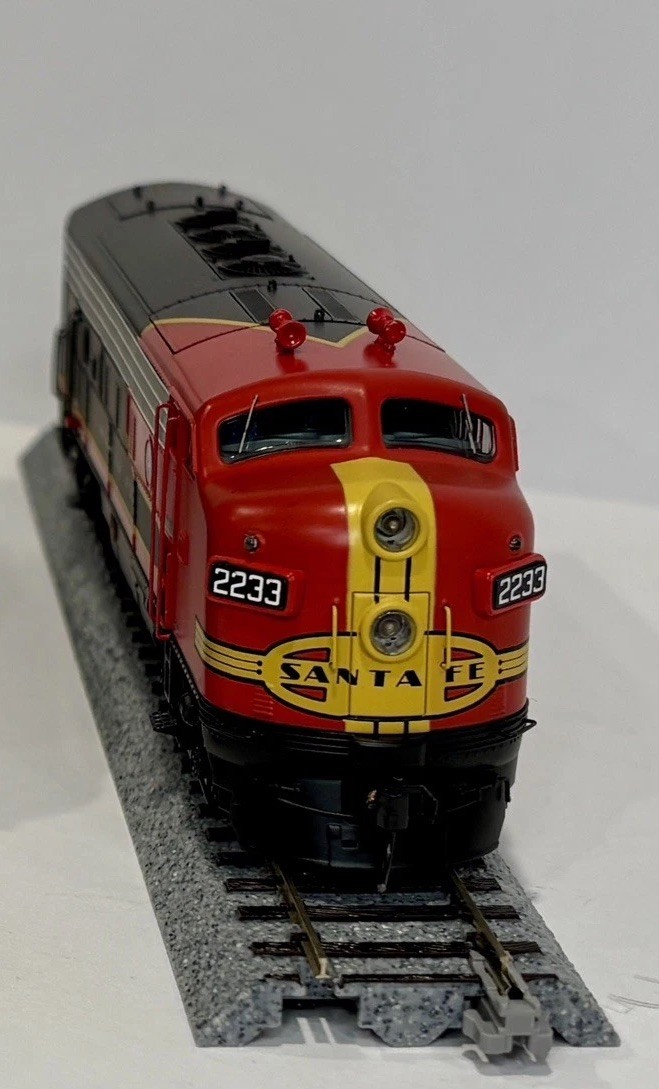 Broadway Limited HO Santa Fe Black Bonnet F3 A – DCC & Sound – #2233