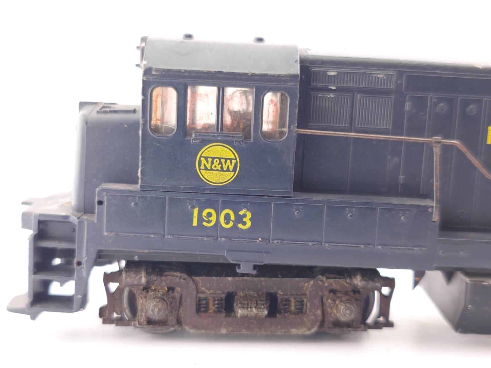 Athearn HO Scale Norfolk & Western U25B Diesel Locomotive N&W 1903 NEEDS WORK