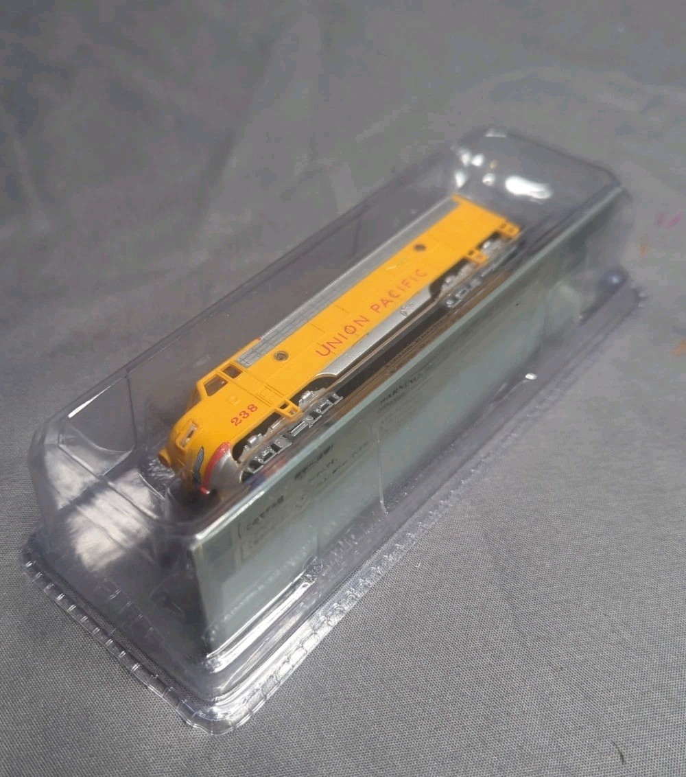 Vtg Del Prado Union Pacific FP-7 Locomotive-N Scale 1:160- Sealed Display Model