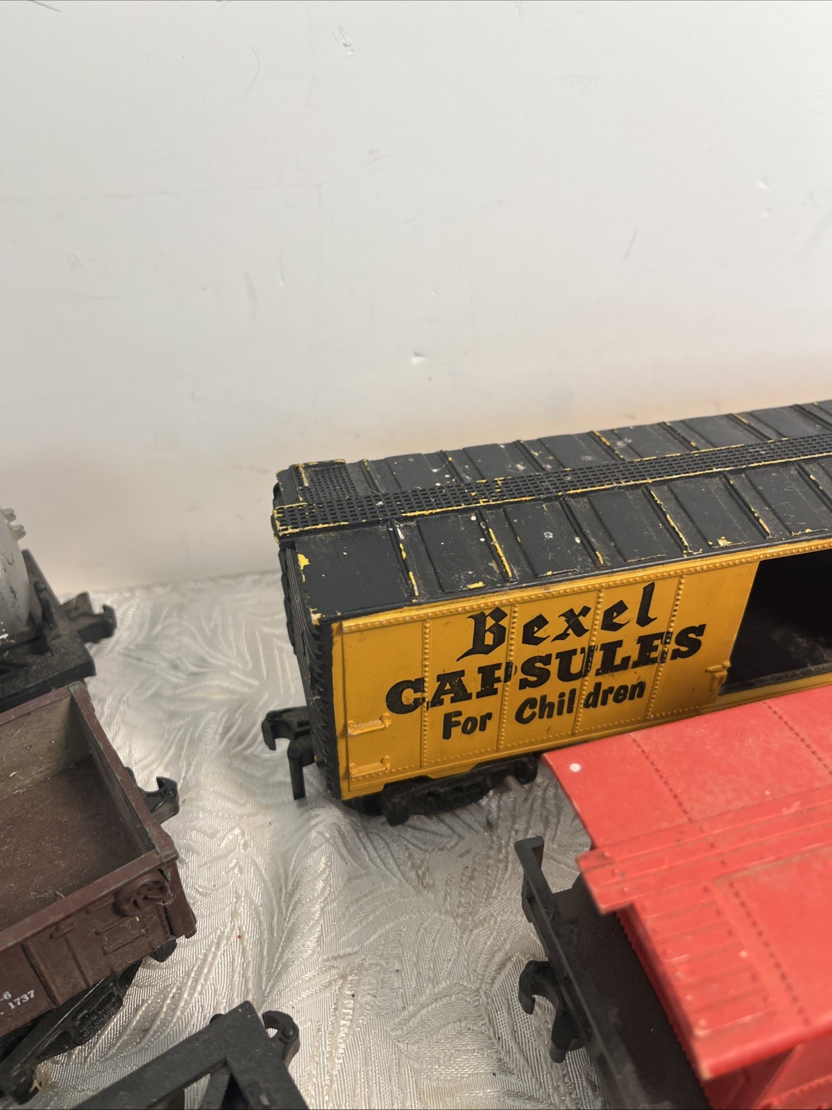 KMT Kusan Auburn Train 2716 ALCO DIESEL LOCOMOTIVE And Carts As-is Not Tested