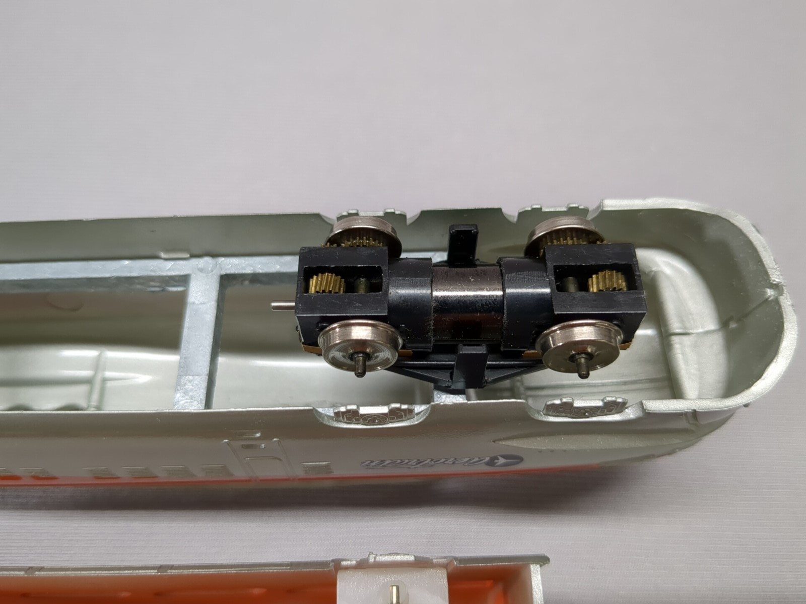 HO English’s Model RR Supply/Bowser #3-300 GREAT NORTHERN AEROTRAIN Powered