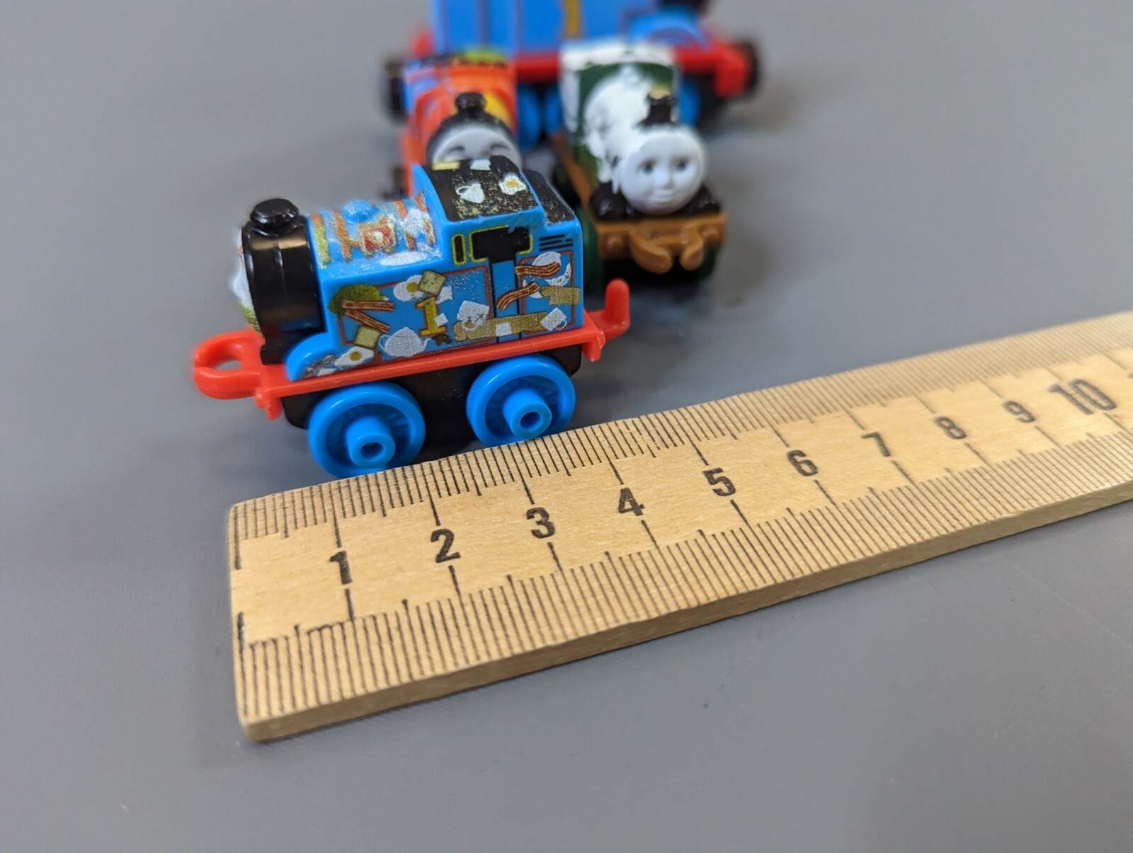 Thomas And Friends Diecast Magnetic and 3 Mini Plastic Trains 2013 Mattel