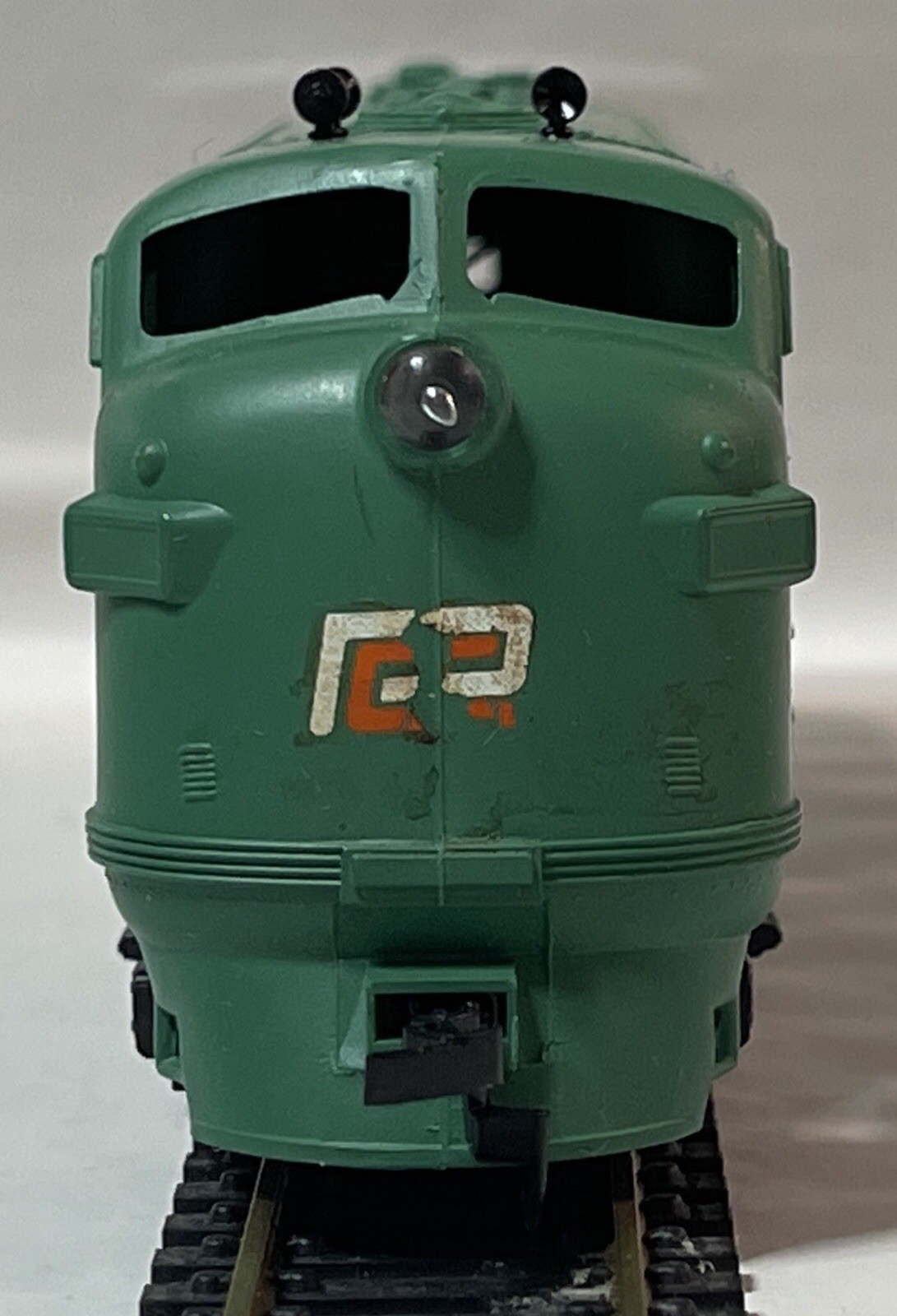 HO Scale TYCO F9 Powered Diesel Locomotive PENN CENTRAL #4751 in Original Box