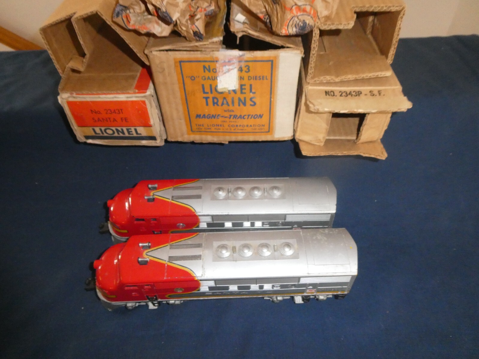 LIONEL 2343 AA SANTA FE F3’S IN OB’S, MASTER CARTON, & WRAPPING PAPER EXCELLENT