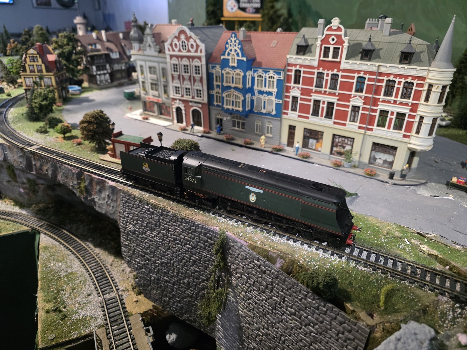 Hornby BR Battle Of Britain Steam Locomotive TMC289 OO Scale DC