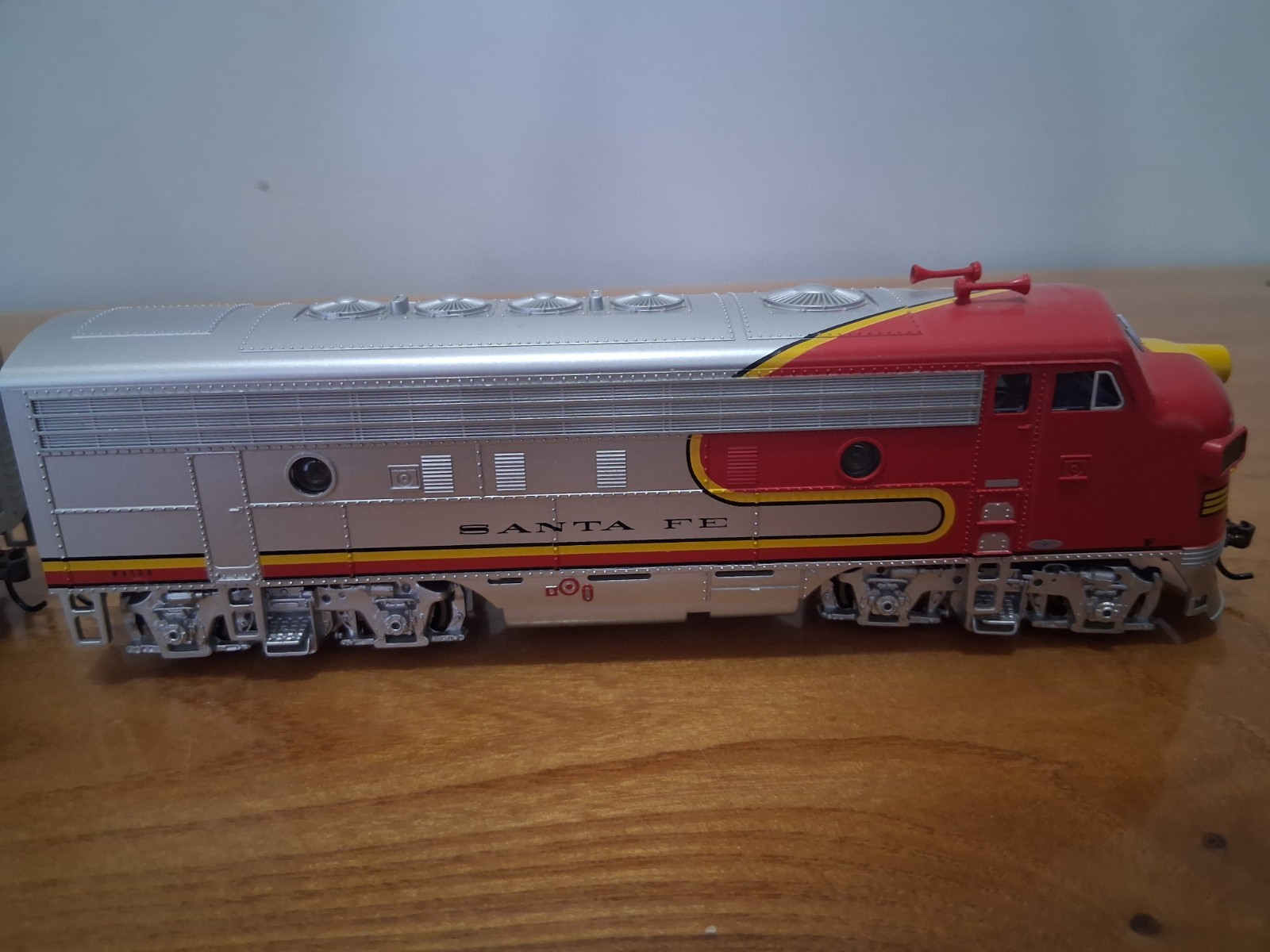 Bachmann HO 64301 & 64401 F7 A&B Units Santa Fe Locomotives DCC Equipped Used.