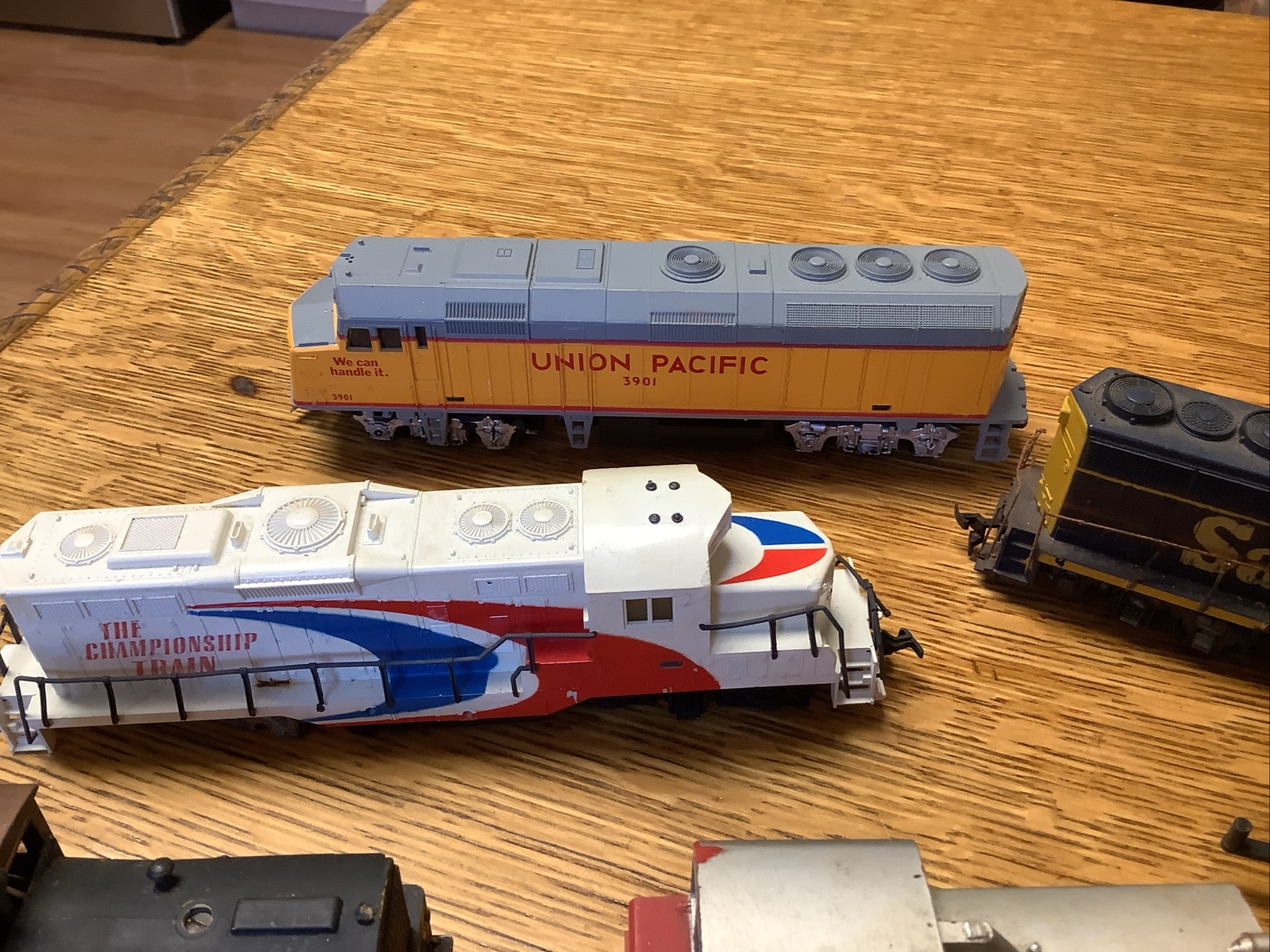 Vintage Tyco Cox Other Ho Gauge Locomotives And One Tender Used For Parts