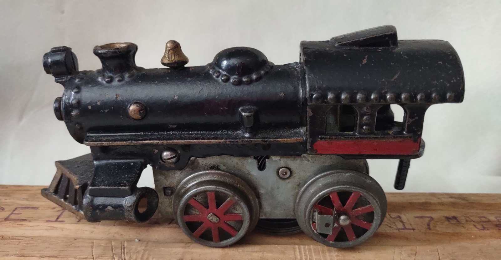 Vintage/Pre-war 1917 AF#1 Roof Vent Cast Iron Locomotive Wind-up