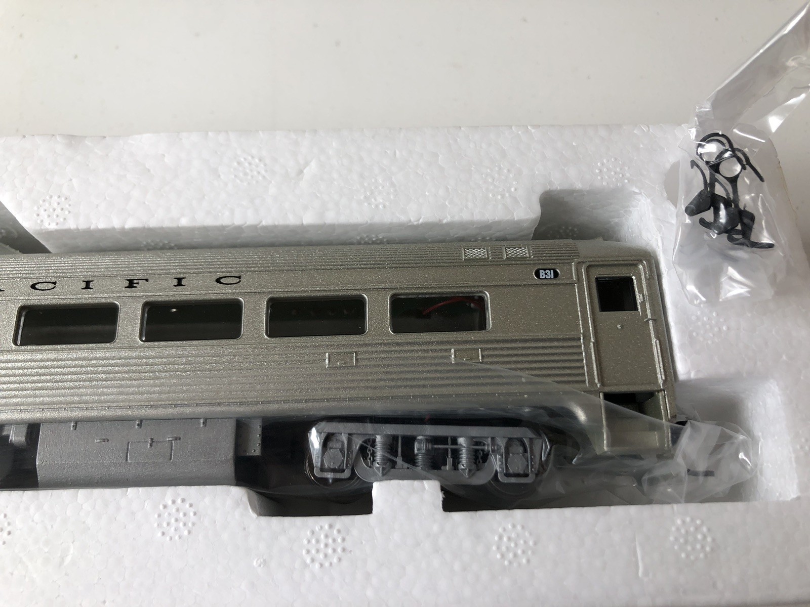 Proto 1000 BUDD RDC Locomotive Northern Pacific #23981 #NP B31
