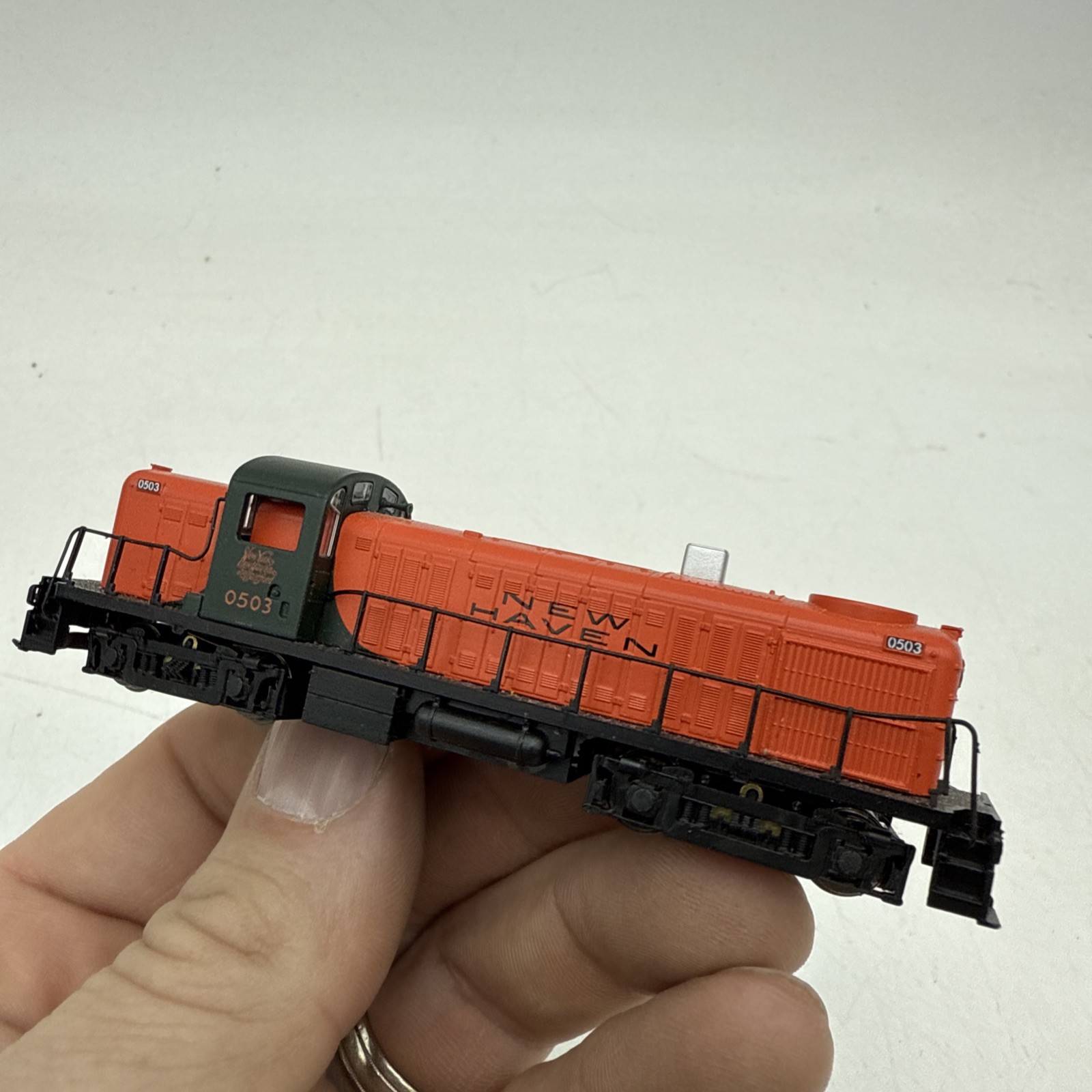 NEW HAVEN N Scale Engine Working #0503 New Haven Green Orange Train