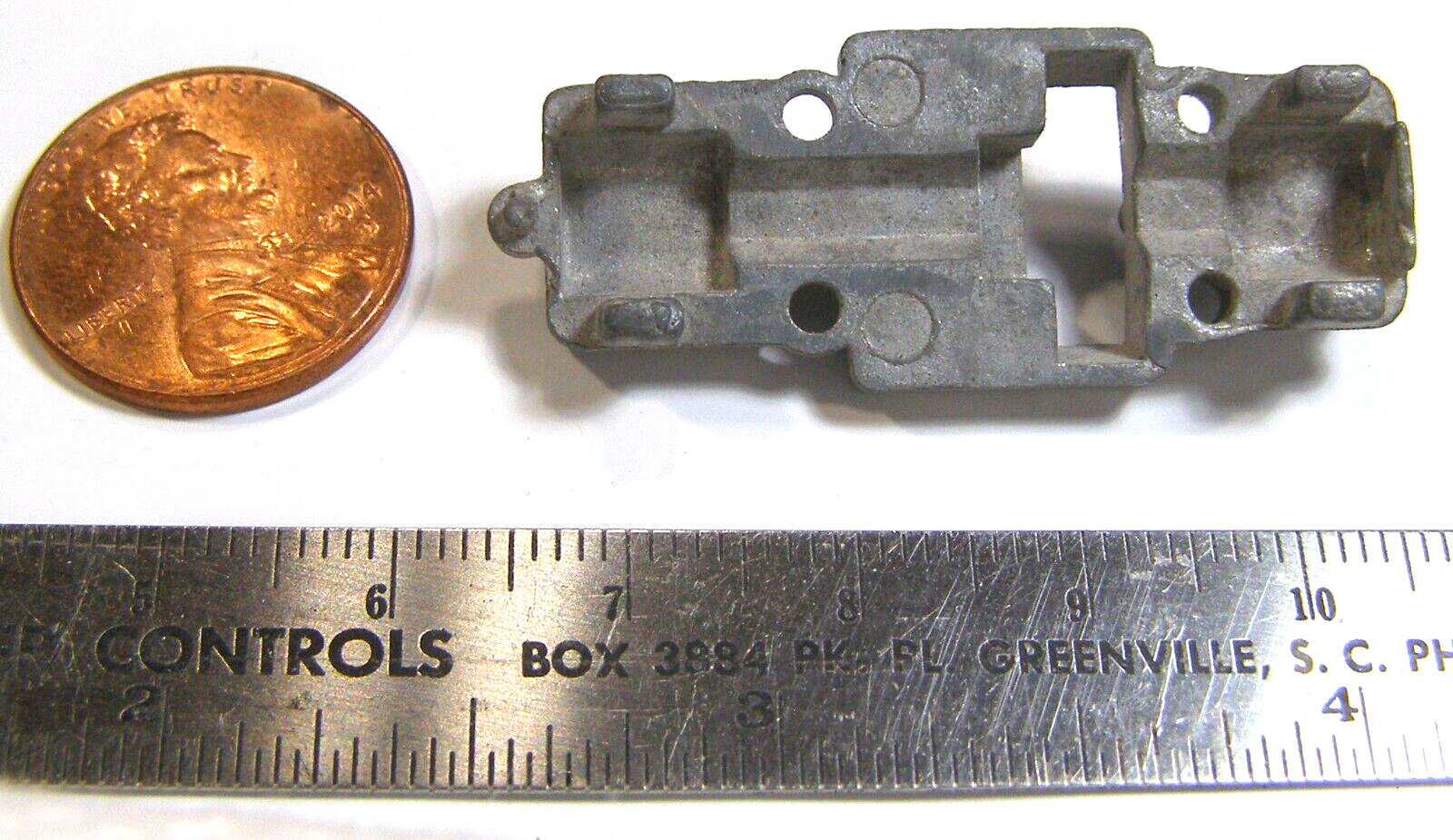 Unknown Brand Die Cast HO Scale Model RR Locomotive Part RU9