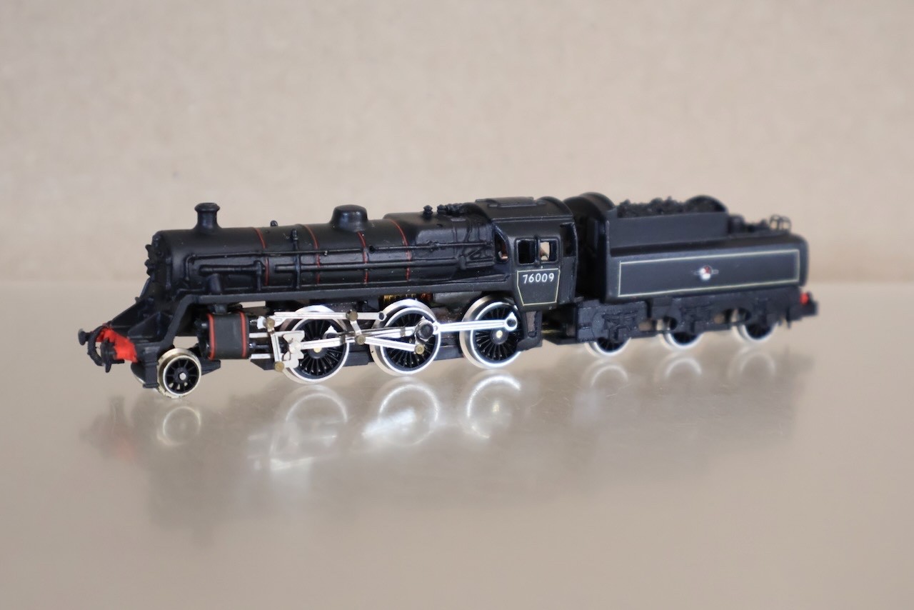 GRAHAM FARISH LANGLEY KIT BUILT BR 2-6-0 STANDARD CLASS 4MT LOCOMOTIVE 76009 on