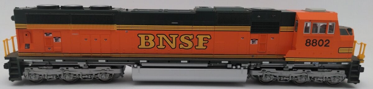 Kato 37-6451 HO BNSF Heritage II EMD SD70MAC Diesel Locomotive #8802 EX/Box