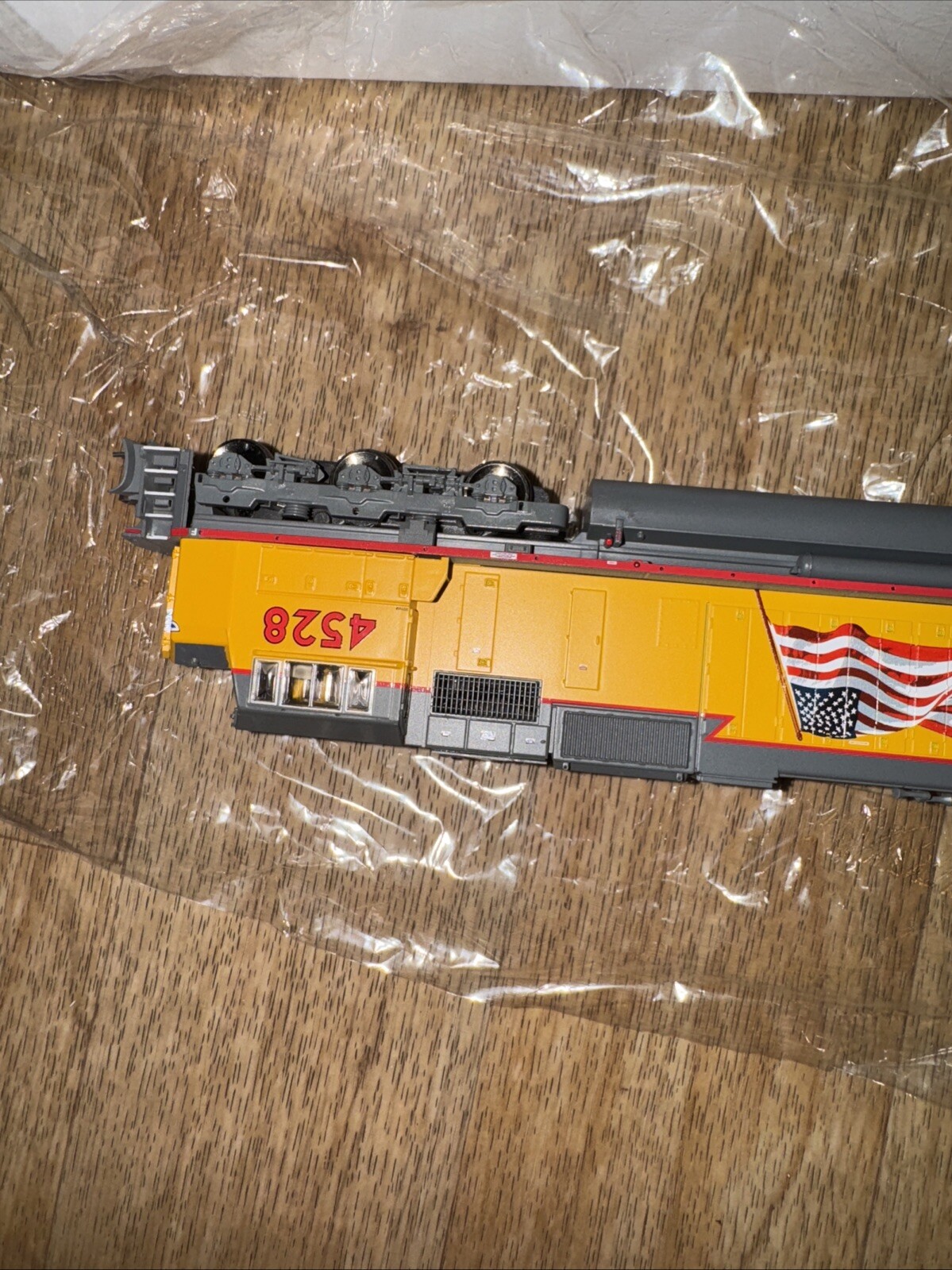 HO Genesis Union Pacific UP SD-70M diesel locomotive 4528 Building America Run