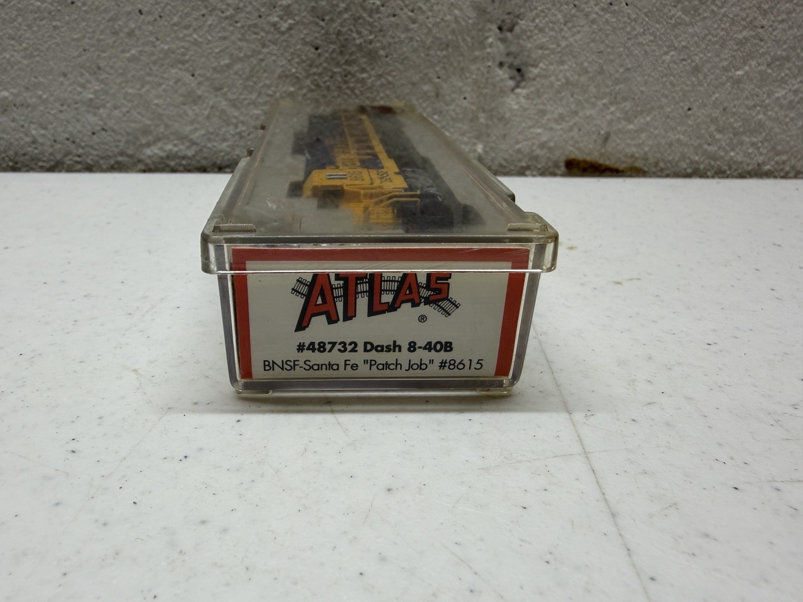 N Atlas 48732 BNSF Santa Fe “Patch Job” GE Dash 8-40B Diesel #8615 – DCC Ready