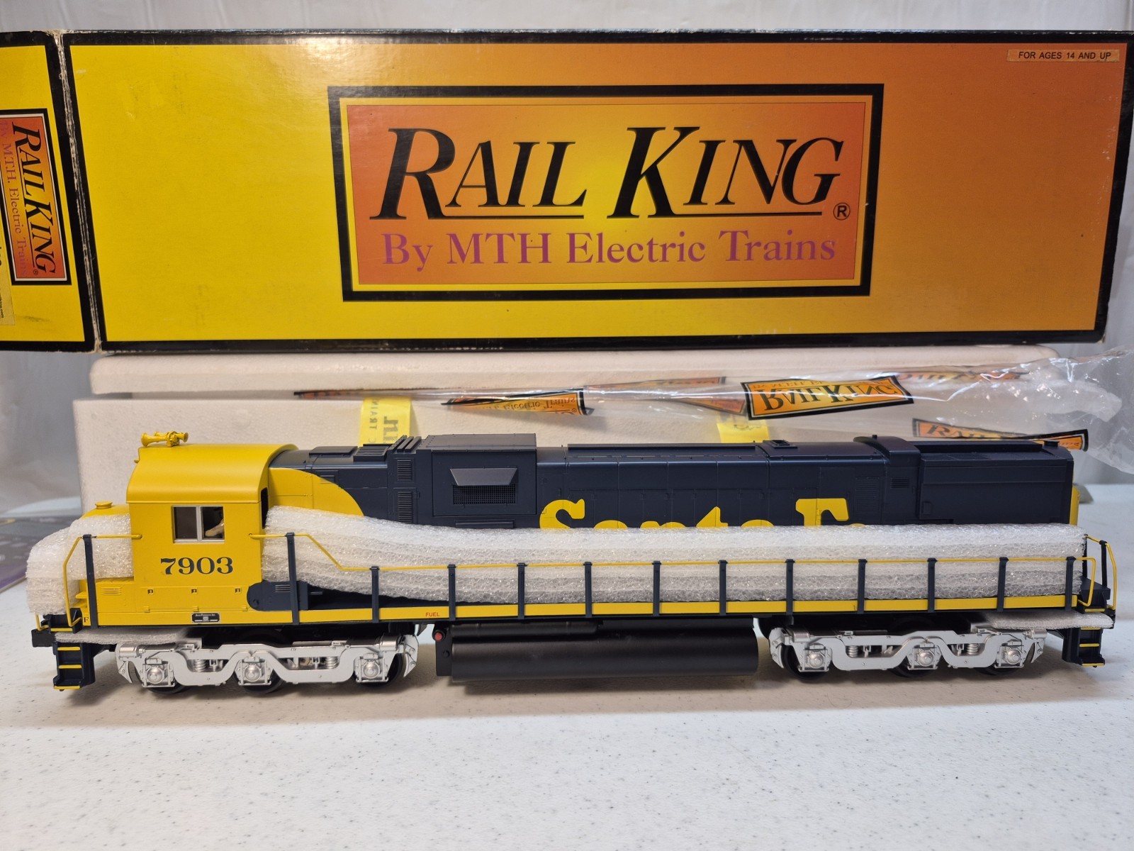 Rail King O Gauge 30-2861-1 Santa Fe C628 Diesel w/ Protosound 2 & Smoke NIB