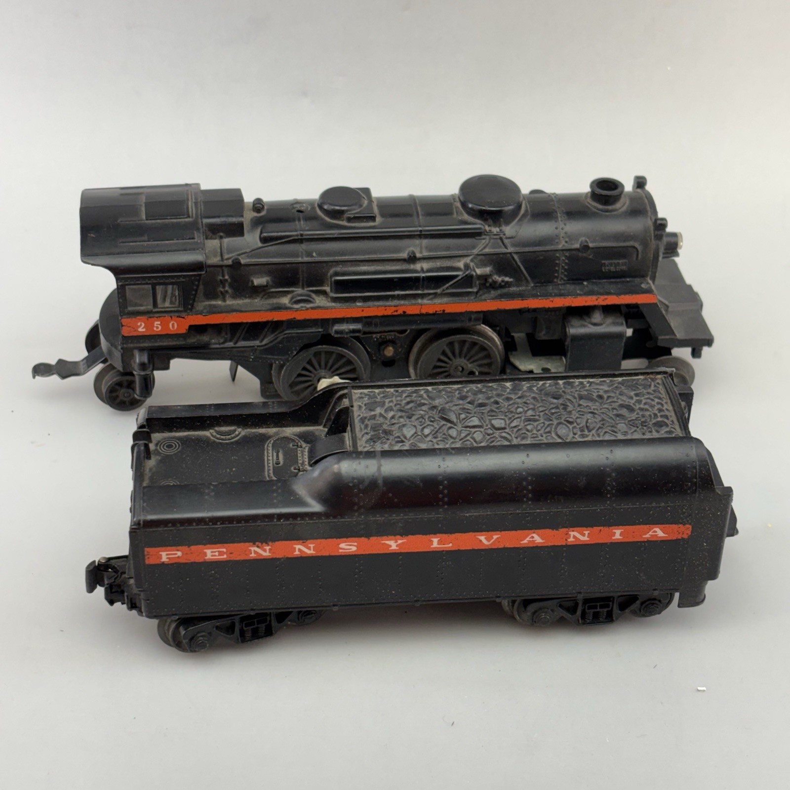 Lionel O27 Gauge 2-4-2 Pennsylvania #250 Steam Locomotive & Tender Orange Stripe