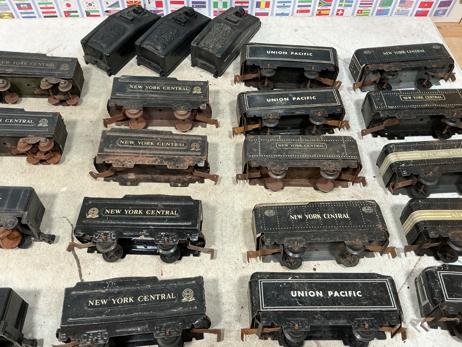 O scale TIN TOY MARX Coal Tender lot PARTS lot for restoration