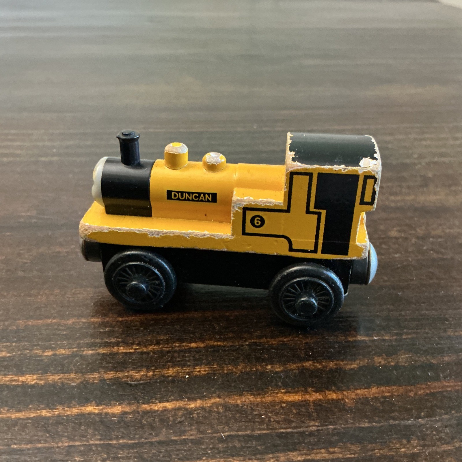 Thomas & Friends Wooden Railway Duncan Yellow Engine No 6 Magnetic Train Toy