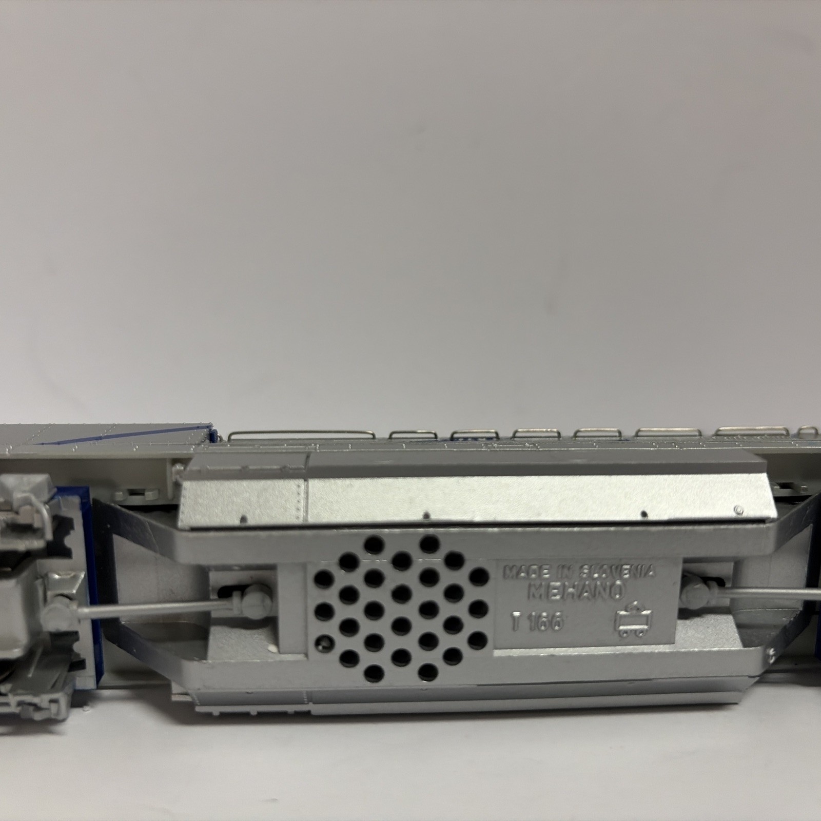 Blue Tiger ADtranz / DE-AC33C Mehano Train Line HO NOS Powered Locomotive