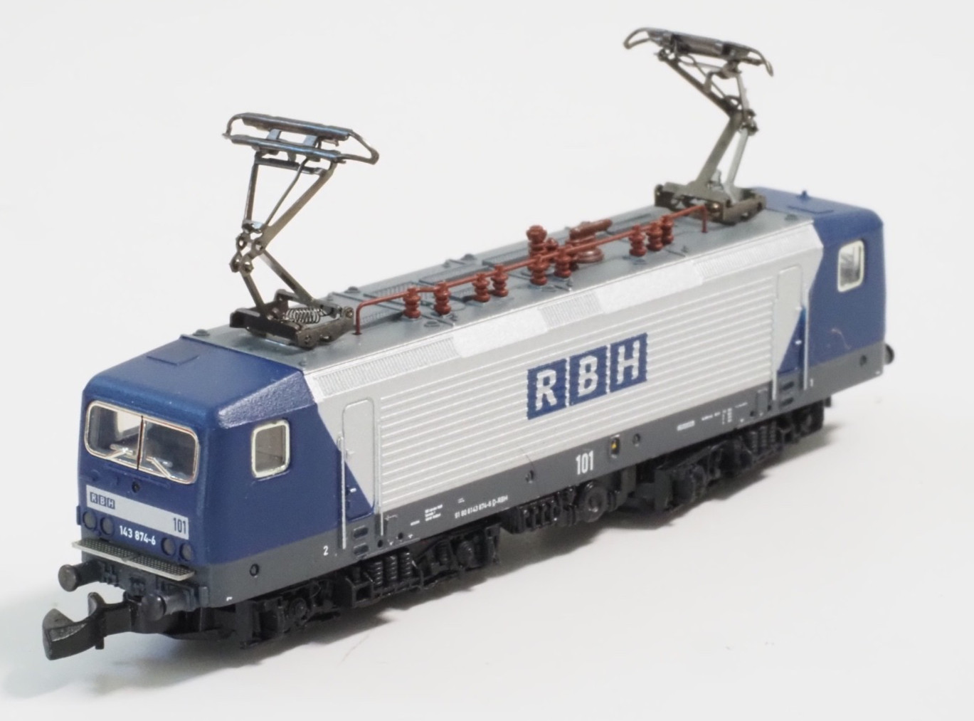 88435 Marklin Z-Scale RBH Class 143 Electric Locomotive 5 pole led/red/white