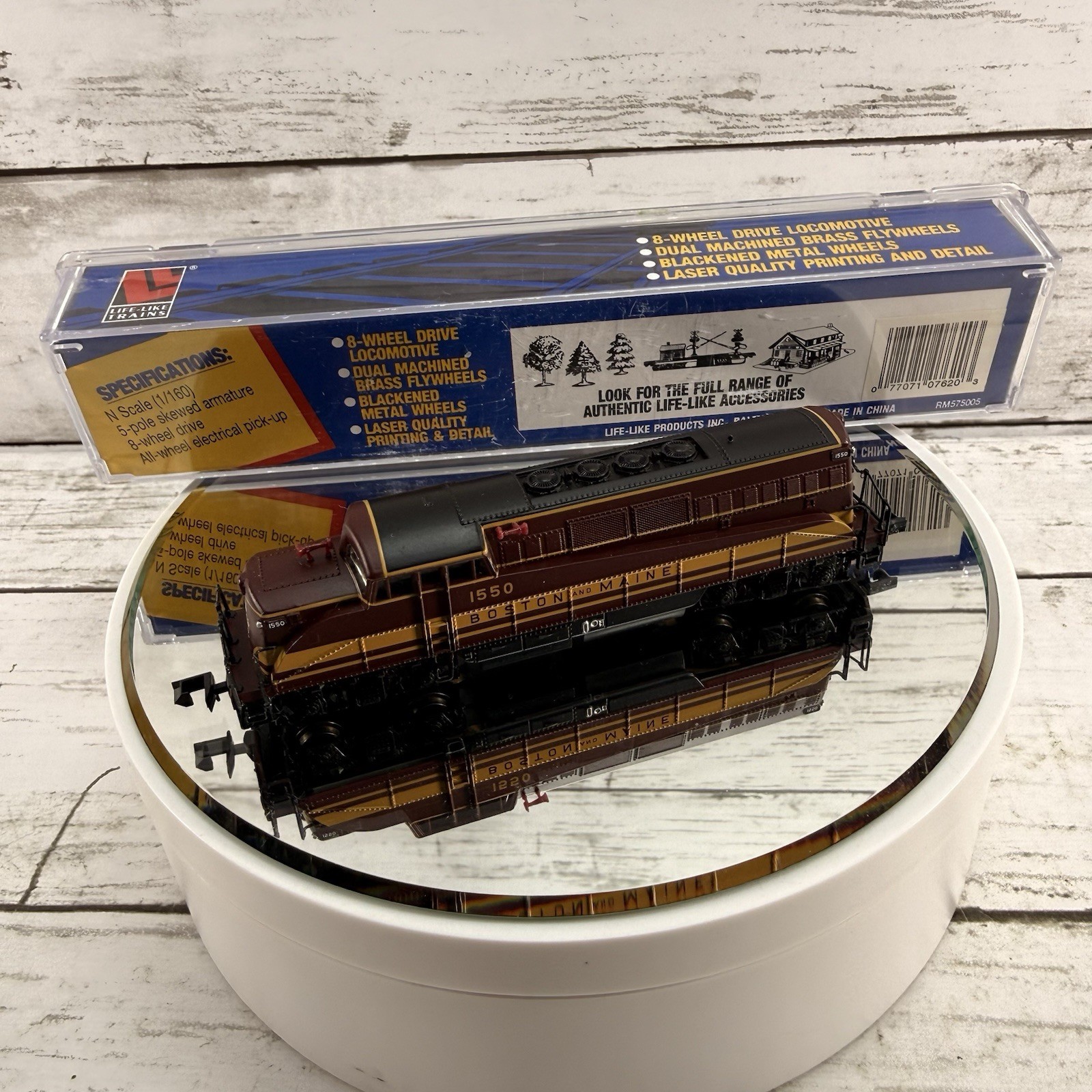Life-Like N Scale BL2 Boston & Maine #1550 Diesel Locomotive Runs READ