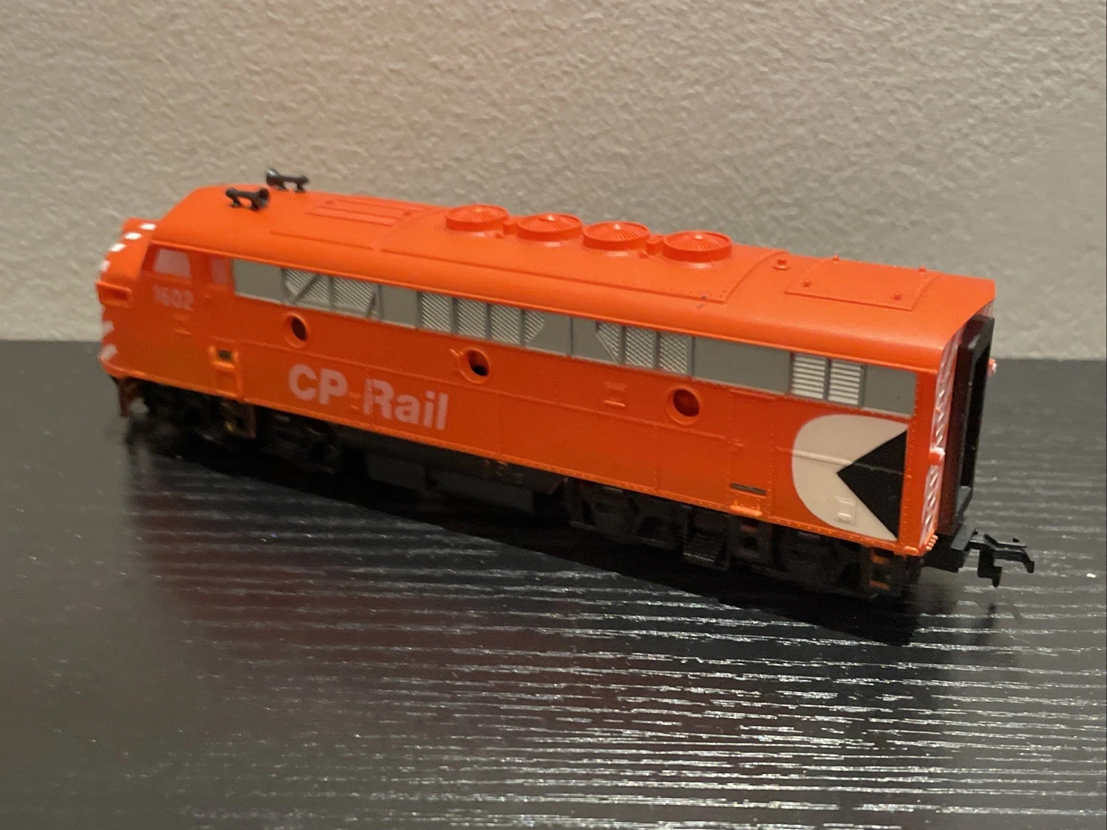 BACHMANN/COX NON-POWERED F7 CANADIAN PACIFIC CP RAIL ENGINE LOCOMOTIVES HO SCALE