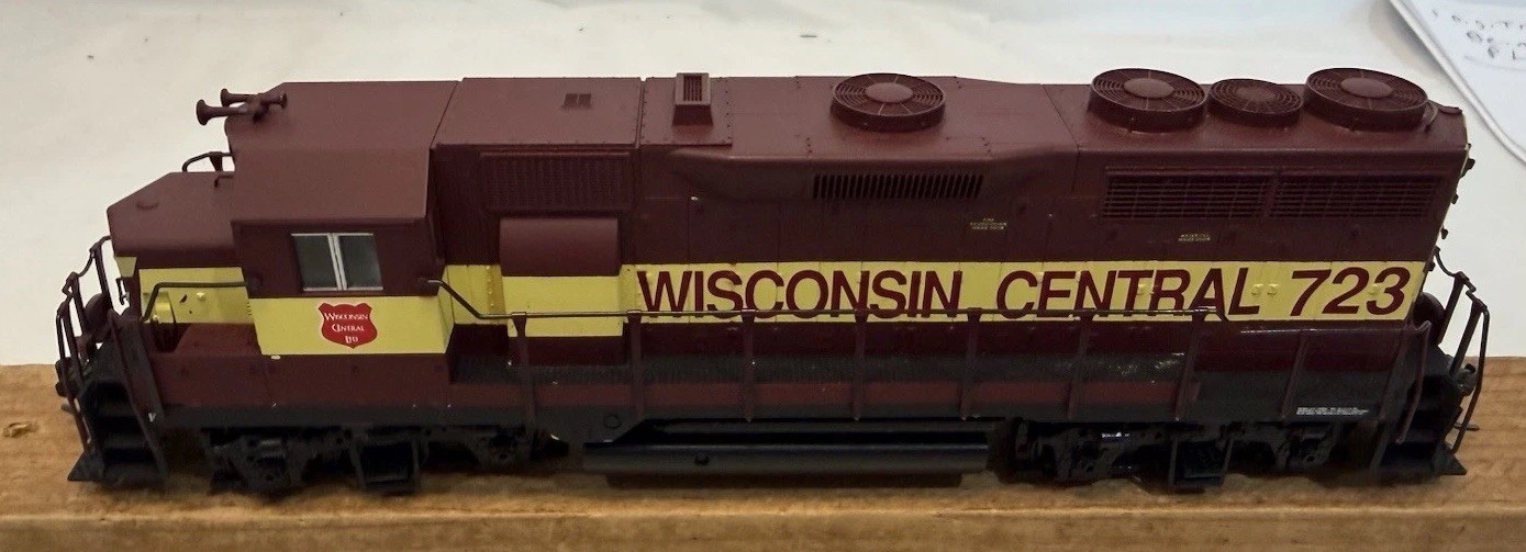 1 Kato Ho Scale GP 35 Wisconsin Central #723