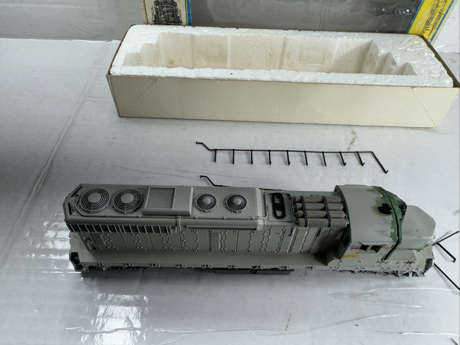 Atlas Ho Scale SD35 I’m Decorated Diesel Locomotive Engine For Train Set Layout