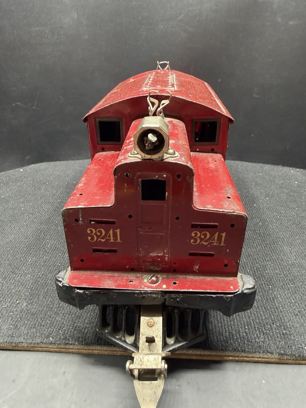 Pre-War Ives/Lionel Wide Gauge Electric Locomotive With Cars And Track Untested