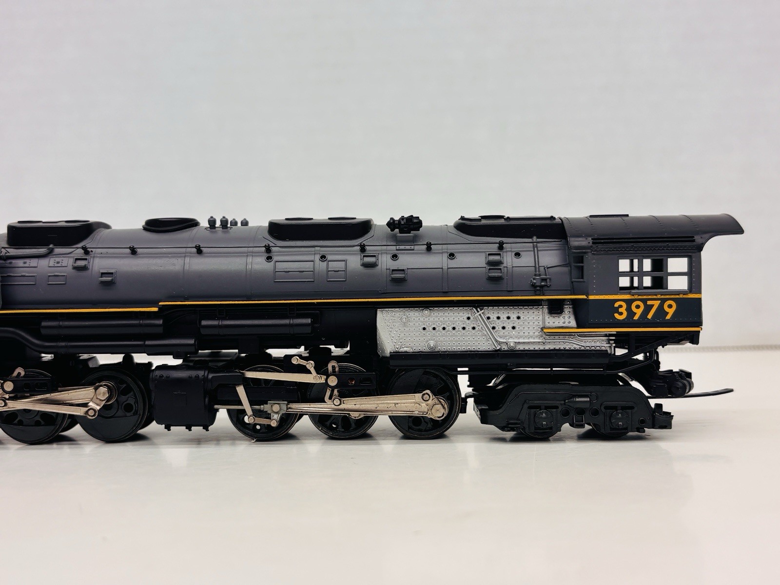 Rivarossi HO Union Pacific 4-6-6-4 Challenger Steam Locomotive 1592 Runs