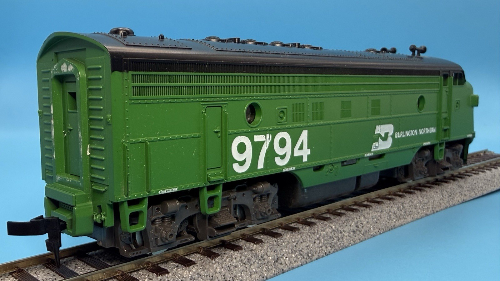 Atlas HO Burlington Northern FP7 9794 Powered Diesel Made in Austria As Is