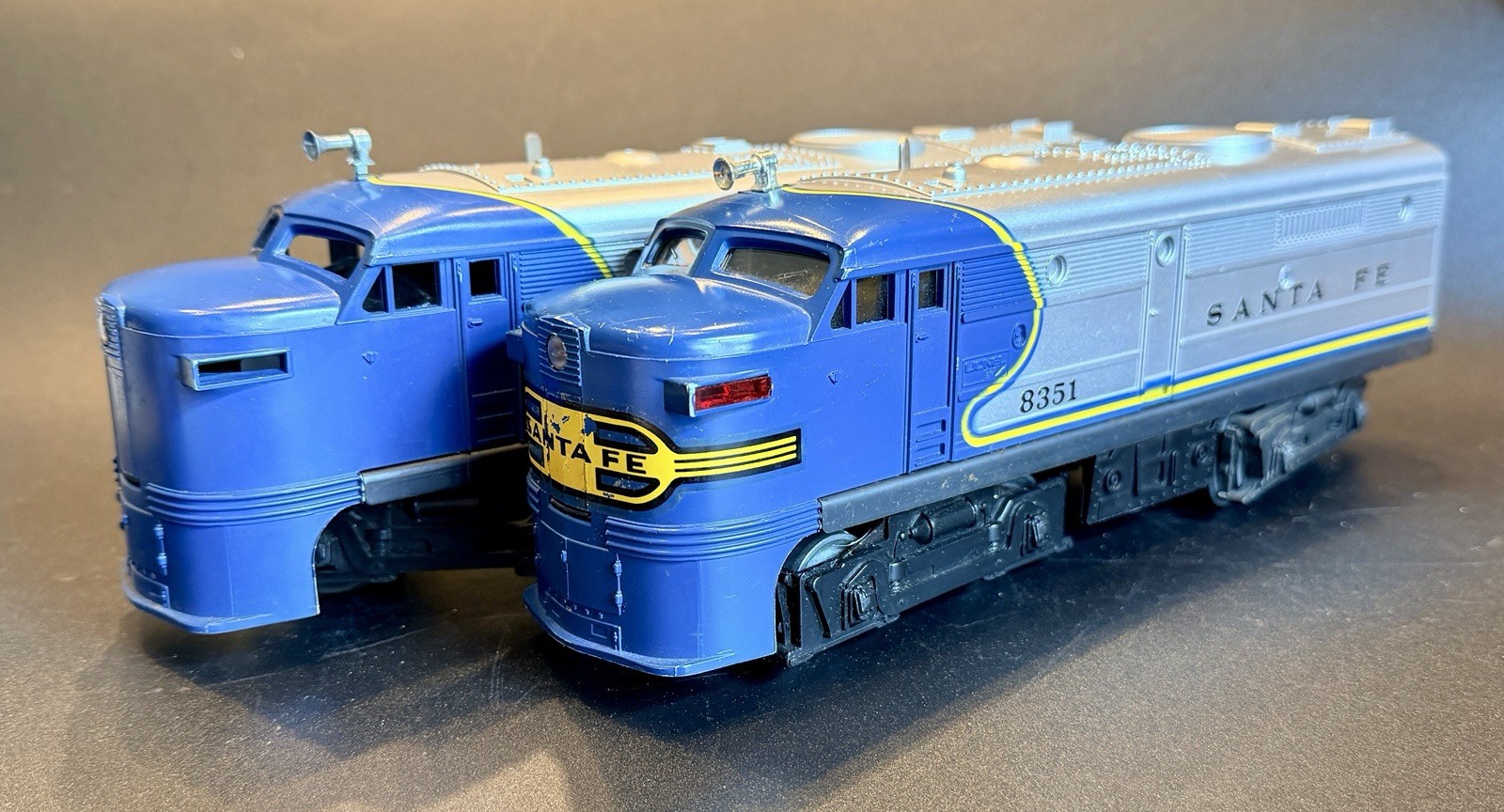 Lionel 8351 Santa Fe Alco A-A Diesel Locomotive Pair O Gauge Both Run No Box